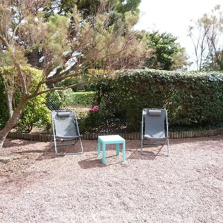 Holiday home Charmante Maison Proche Avec Jardin Prive Et Stationnement, Au Coeur De - Fr-1-194-279 *